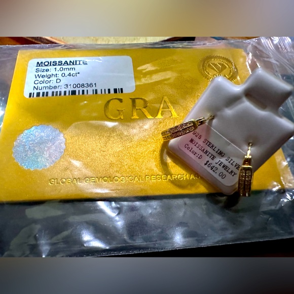 Moissanite 14k Gold over 925 sterling hoop Earrings .4ct - Picture 3 of 5